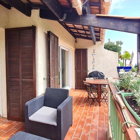 Bel Appartement Renove, Avec Terrasse Et Piscine La Croix-Valmer Eksteriør bilde