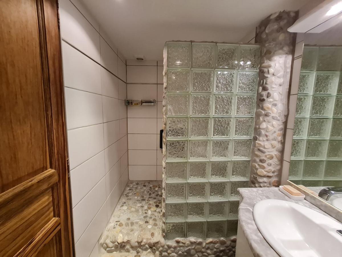 Bel Appartement Renove, Avec Terrasse Et Piscine La Croix-Valmer Eksteriør bilde
