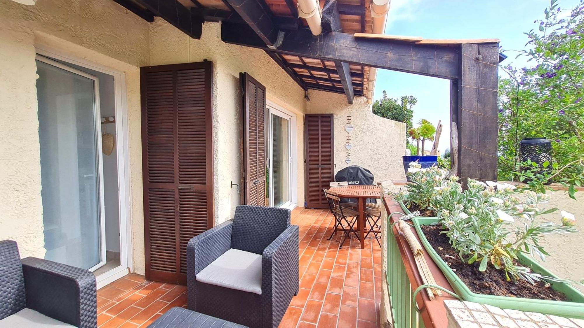 Bel Appartement Renove, Avec Terrasse Et Piscine La Croix-Valmer Eksteriør bilde