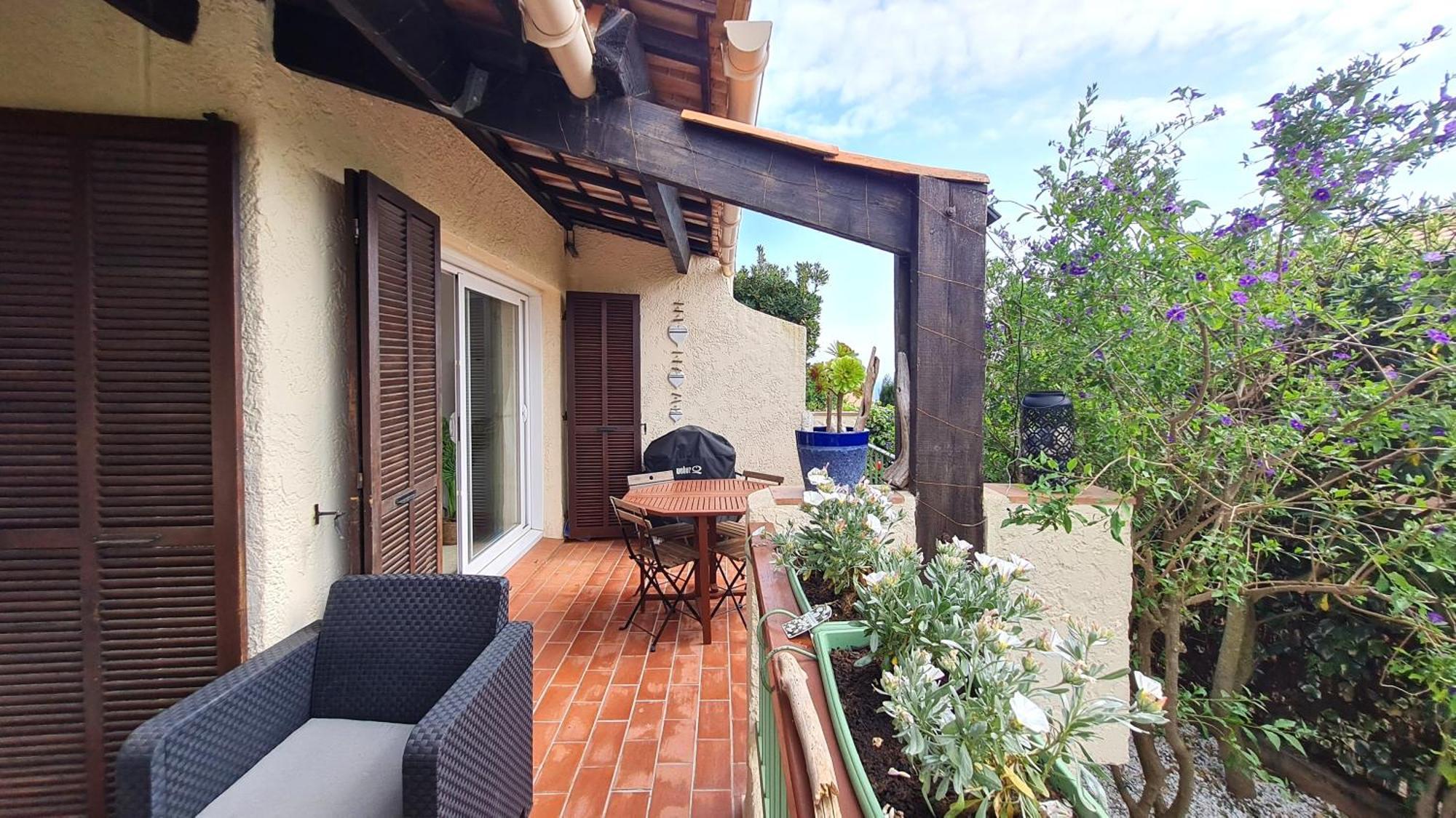 Bel Appartement Renove, Avec Terrasse Et Piscine La Croix-Valmer Eksteriør bilde